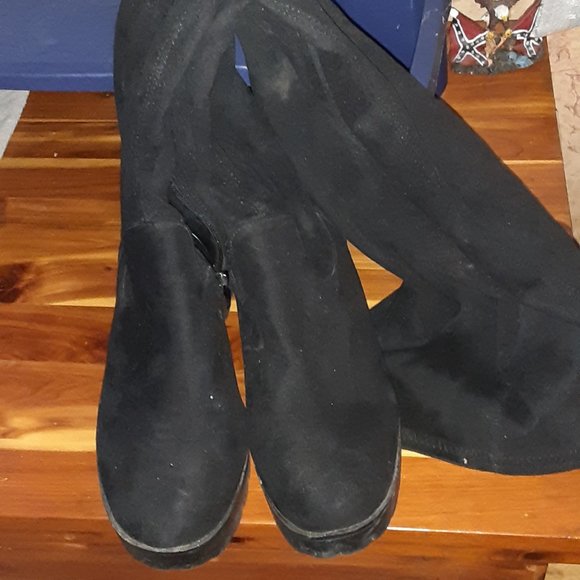 Boots - Picture 2 of 2